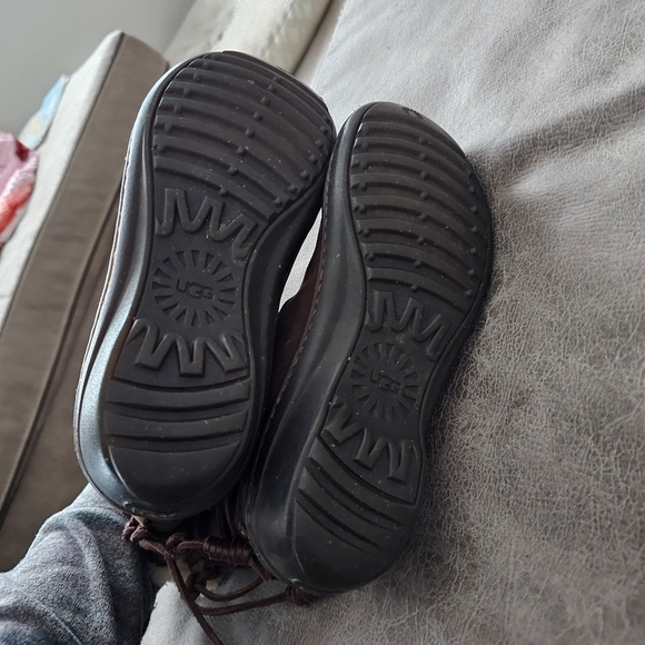 UGG Akadia Winter Boots - Picture 8 of 9